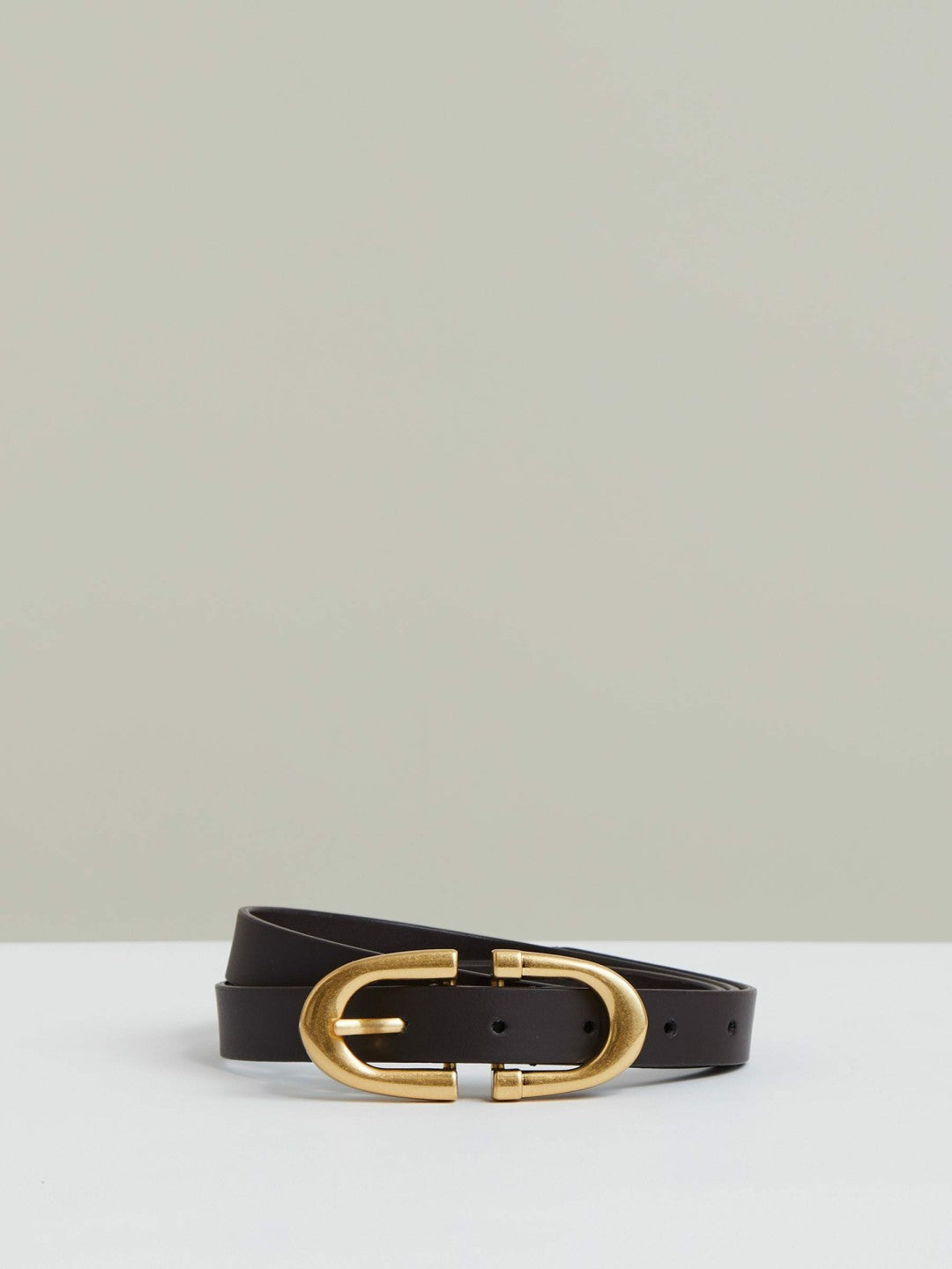 Horseshoe Belt in Chocolate Women | Reiss