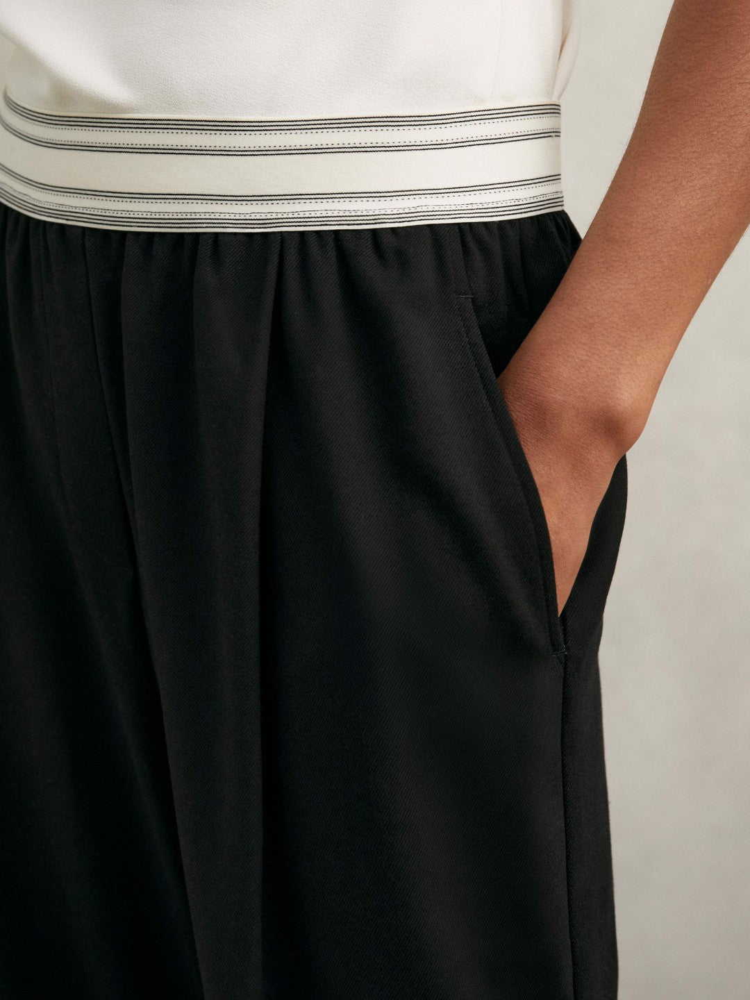 Petite Wide-Leg Contrast-Waistband Trousers in Black Women | Reiss