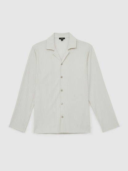 Plissé Cuban-Collar Long-Sleeve Shirt in Off White Men | Reiss
