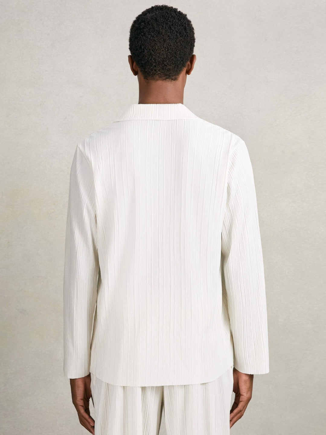 Plissé Cuban-Collar Long-Sleeve Shirt in Off White Men | Reiss