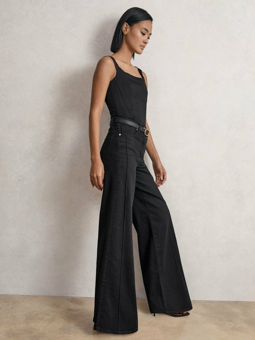 Petite Stretch-Cotton Wide-Leg Jeans in Black Women | Reiss
