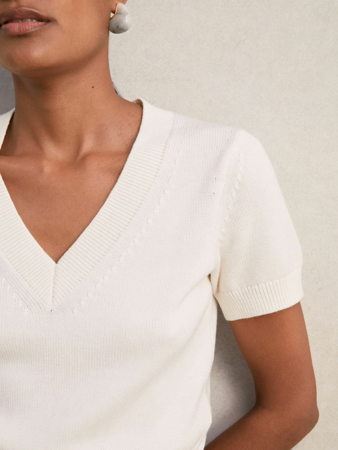 Cotton-Wool Knit V-Neck Top in Ivory Women | Reiss