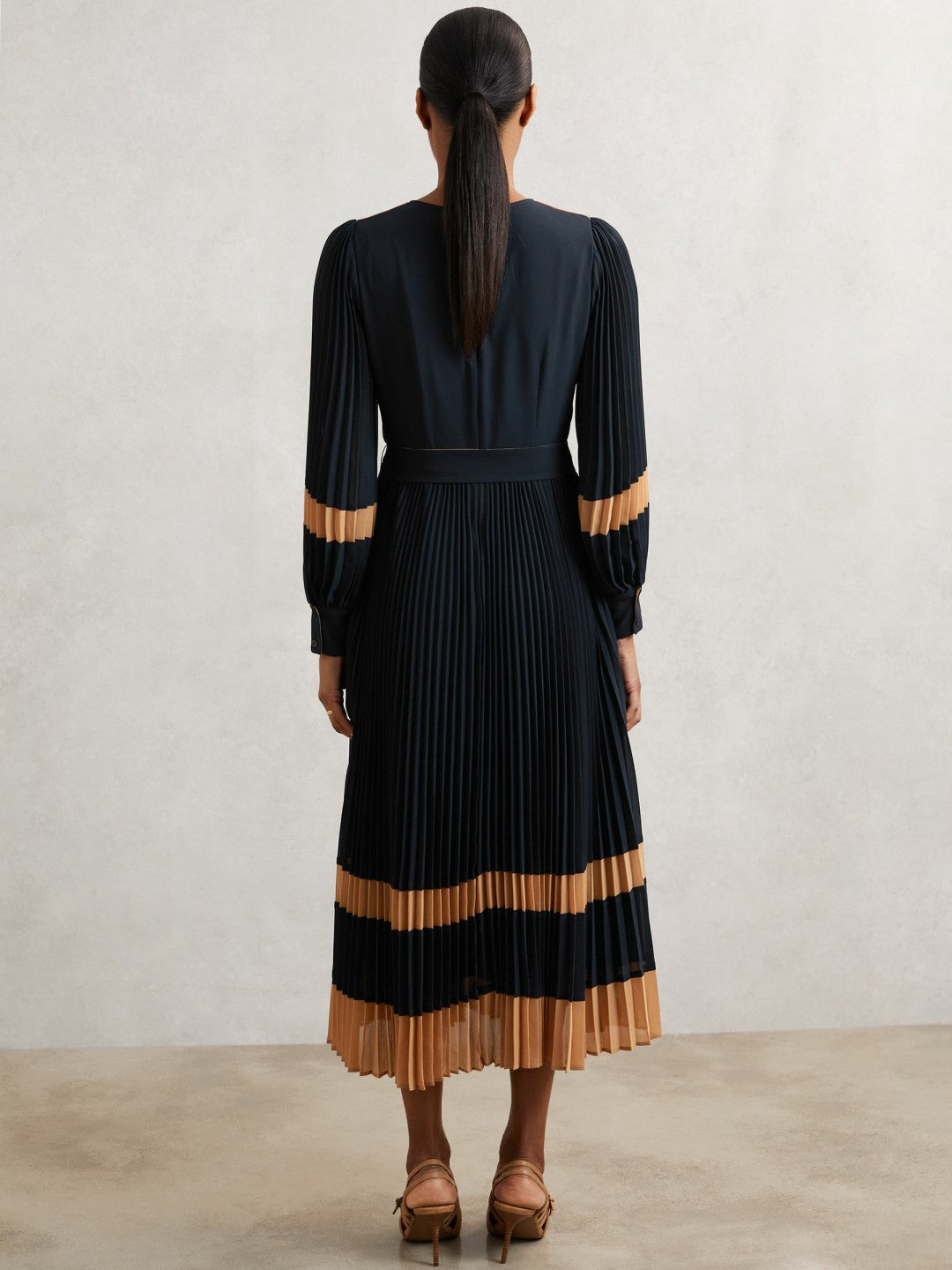 Colour-Block Pleated Midi Dress in Navy/Camel Women | Reiss